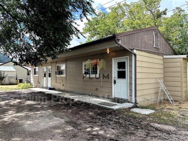 Building Photo - 2 Anaconda St Unit #2