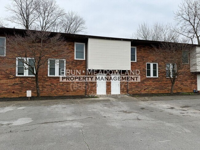 Photo - 2023 Belle Terra Rd Unit B