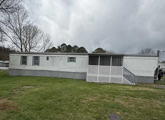 Building Photo - 232 White Rd