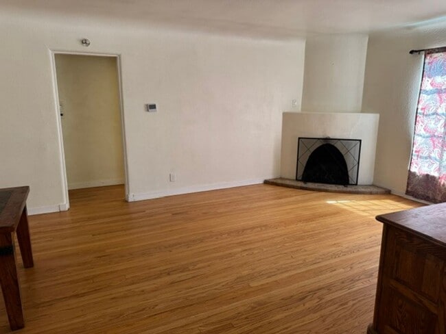 Building Photo - 603 Dartmouth Dr NE Unit Front House