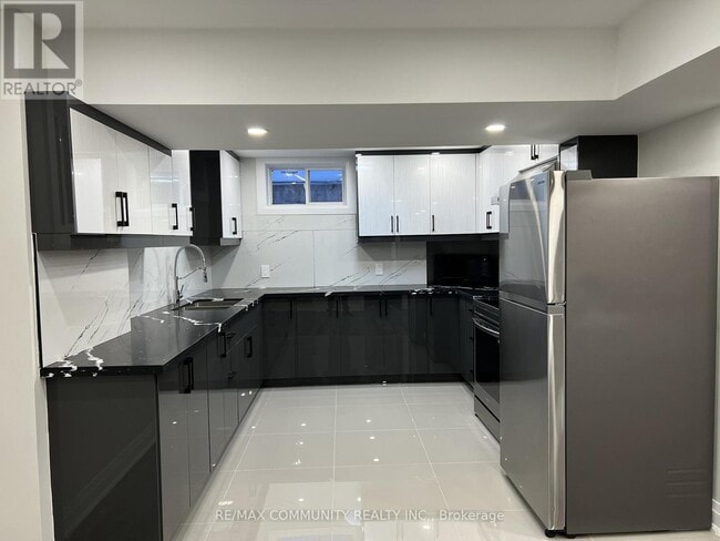 Photo - 21 Hazeldine Dr