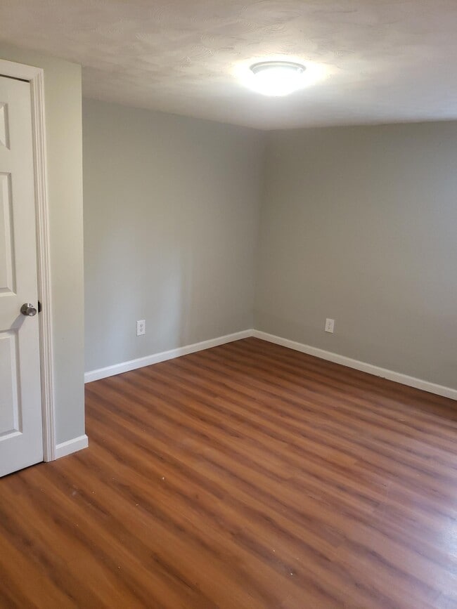 Photo - Pinewood (3217) Unit 1