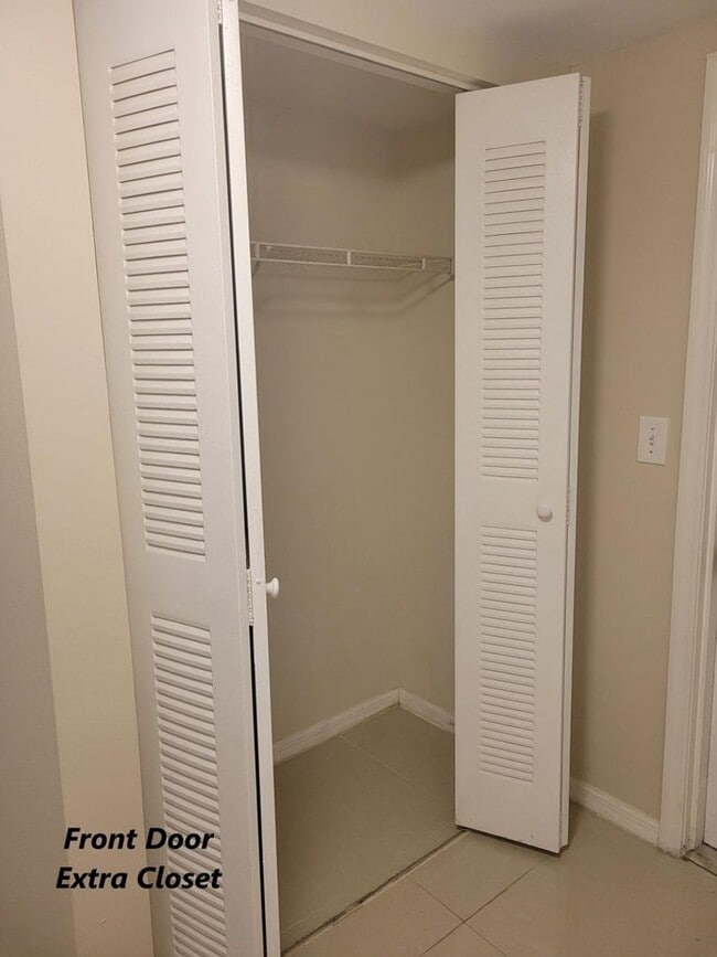 Photo - 1400 Crestwood Ct S