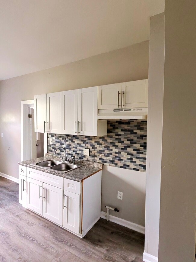 Photo - 629 E 92nd Pl