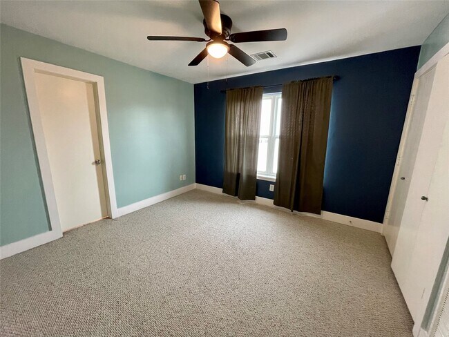 Photo - 5901 Fairdale Ln