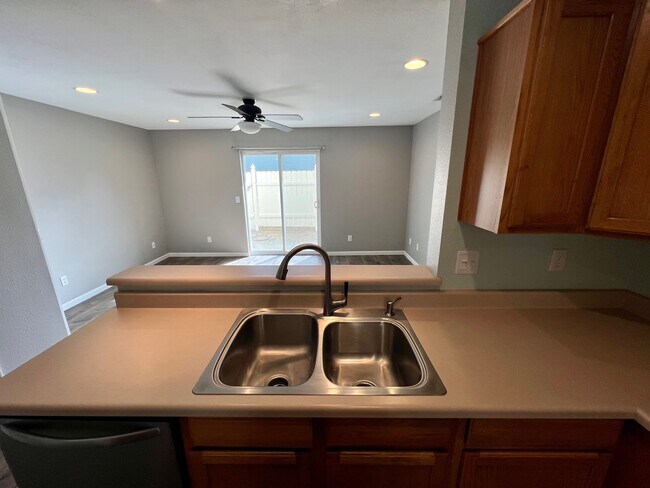 Photo - 2030 Brookhurst St