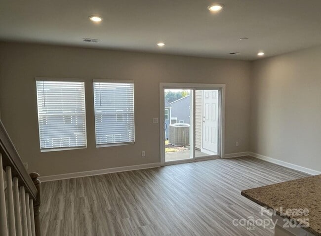 Photo - 3703 Backwater St