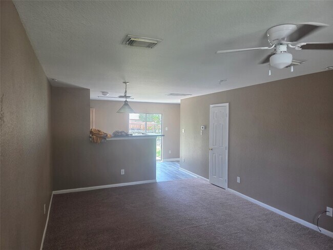 Photo - 15515 Martineau St