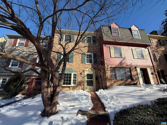 Building Photo - 120 Georgetown Green