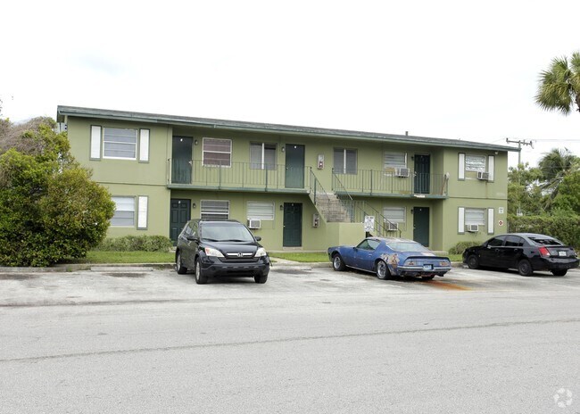 Photo - 2500 NW 8th Pl Apartments