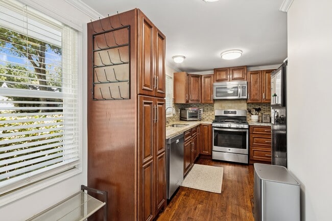 Photo - 7329 Ash St