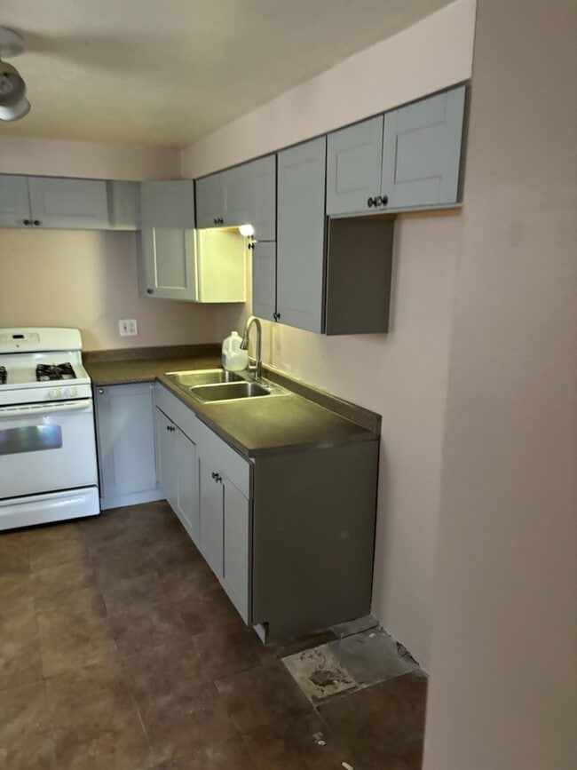 Photo - 2029 Plainview Ave