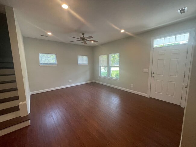 Photo - 3 bedroom 2.5 Bathroom House