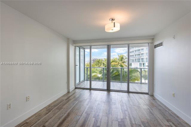 Photo - 6620 Indian Creek Dr Unit 313