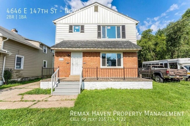 Building Photo - 4646 E 147th St Unit Down