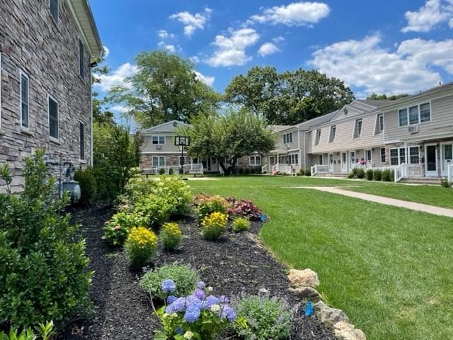 Fairfield Village At Commack