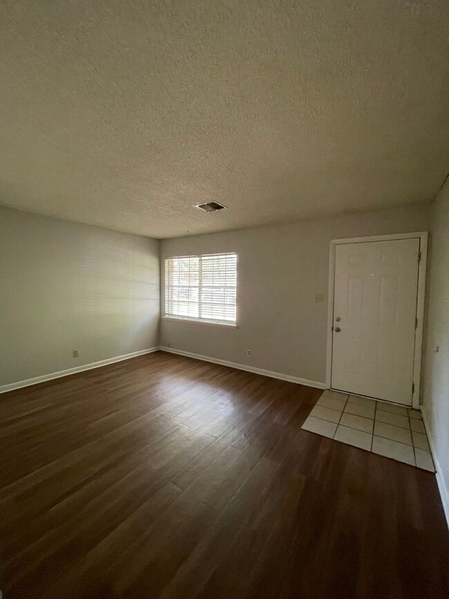 Photo - 412 Fieldbrook Dr