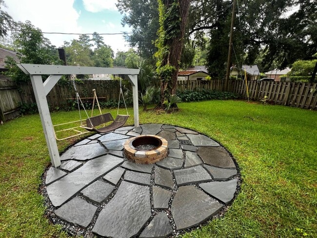 Photo - 106 Penrose Dr