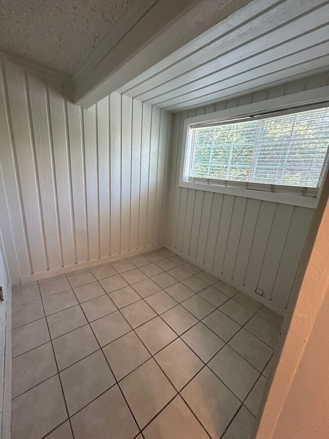 Photo - 4004 Gilbert Ave