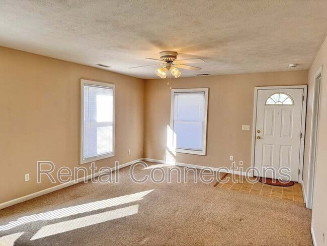 Photo - 1005 E Carter St