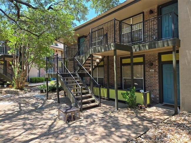 Building Photo - 7685 Northcross Dr Unit 1124 Rental