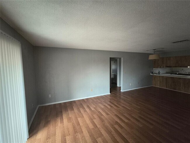 Photo - 321 S Adams St Unidad 6