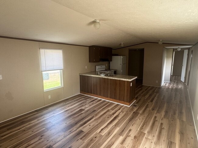 2208 Cattail Cir