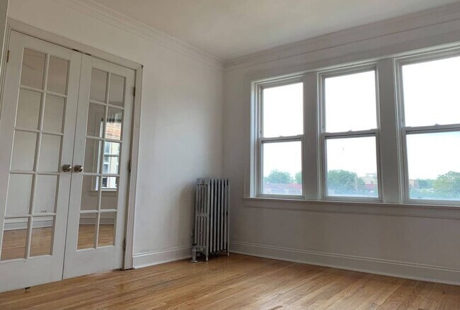 Photo - 2638 W Summerdale Ave