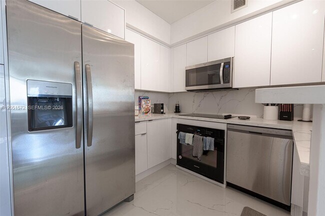Photo - 335 S Biscayne Blvd Unidad 1600