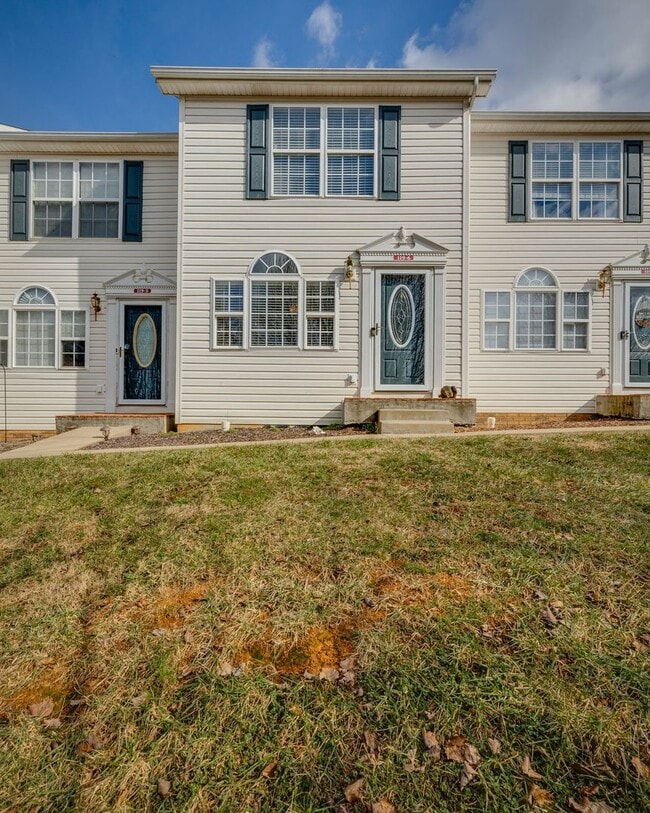 Building Photo - Now Available | 2 Bedroom 2.5 Bath | Bristol, TN