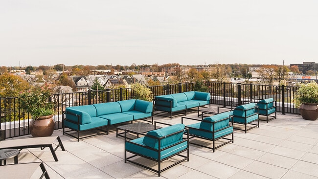 Metro Mineola's Outstanding View At Rooftop Lounge - Fairfield Metro at Mineola