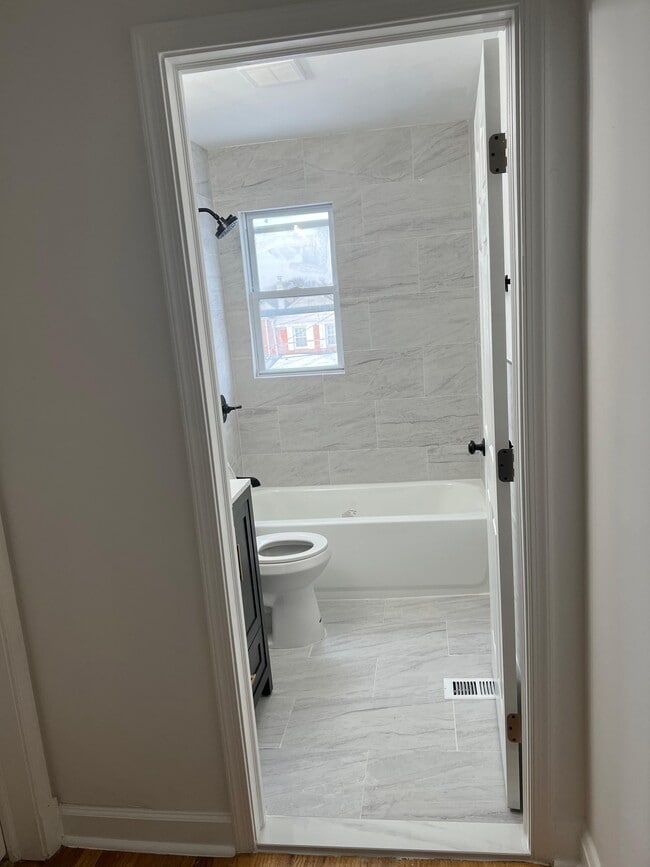 Photo - 7504 School Ave