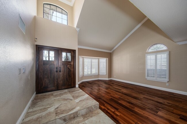 26253 Cresthaven Ct