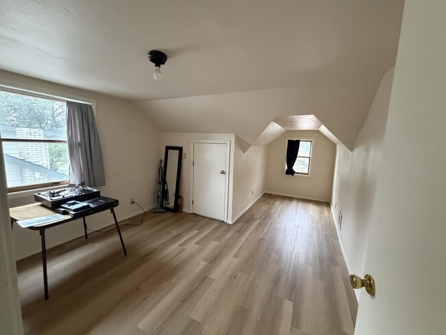 Photo - 118 E 62nd St