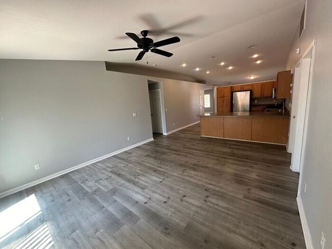 Photo - MOVE IN SPECIAL!! DEPOSIT MOVES YOU IN!!!