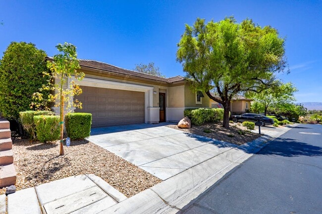 Photo - Anthem Country Club Beauty Single Story with Casita