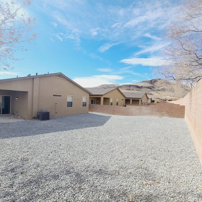 3 bed 2 bath home in Huning Ranch! Rental House Rental in Los Lunas
