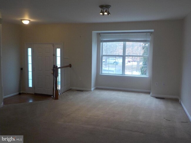 Photo - 703 Kings Crest Dr