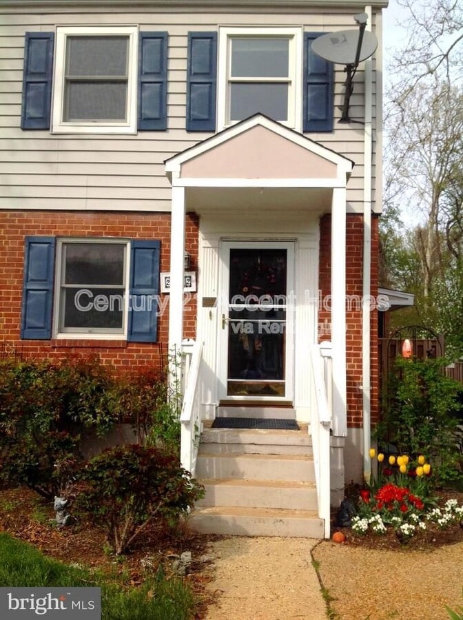 Photo - 2032 Arlington Terrace Apartment