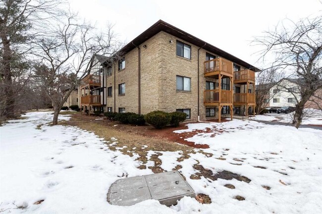 Photo - 1 Lancelot Court Unit 8-24