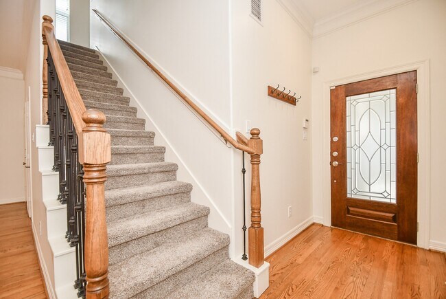 Photo - 3313 New Garden View Ln