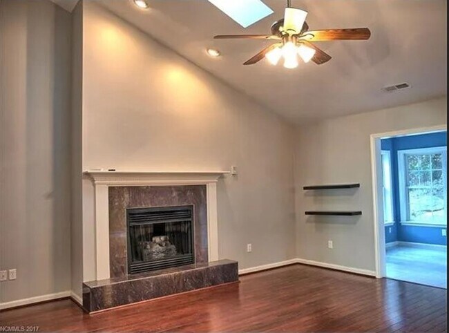 7 Stonebridge Dr
