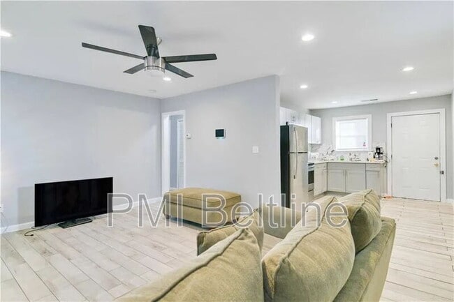 Photo - 1408 Lyle Ave Unidad A