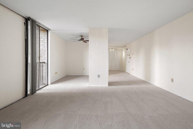 Photo - 4600 S Four Mile Run Dr Unit 423