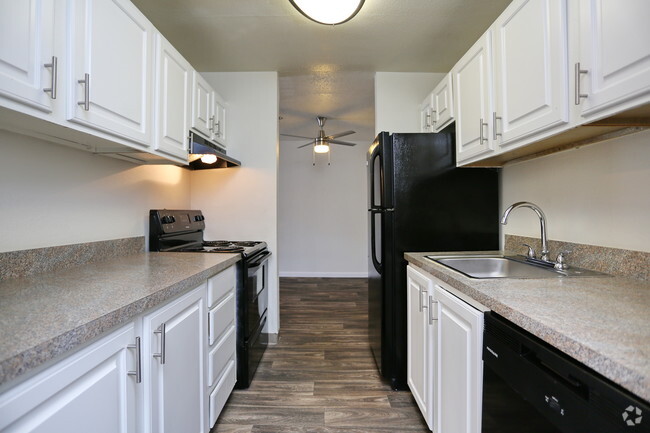 Remodeled Kitchen 2x1 - Evergreen on 47 Apartments