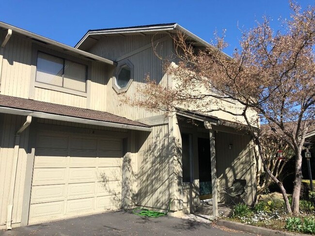 Building Photo - 1149 Progress Dr Unit B