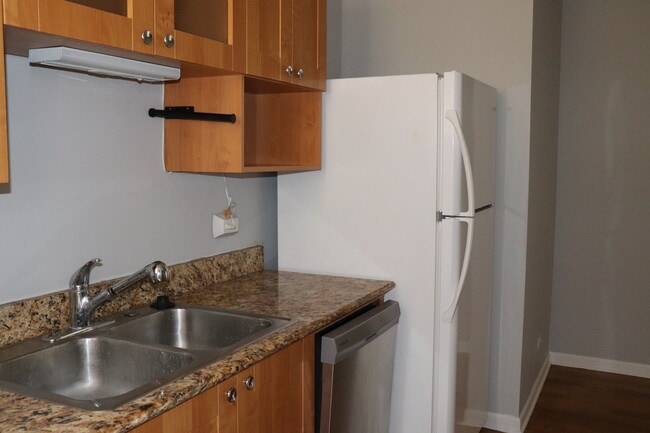 Photo - 6312 N Richmond St Unit 2B