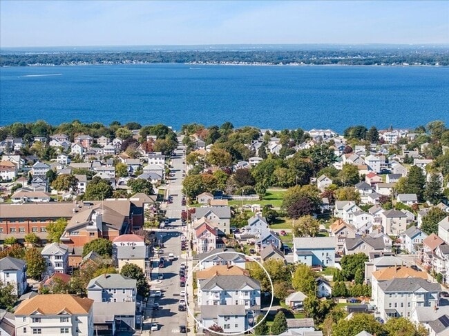 Photo - 576 Slade St Unit 2