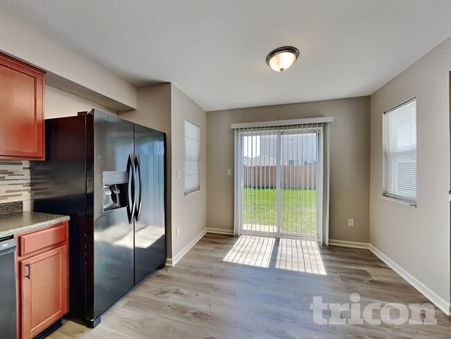 Photo - 561 Grassy Bend Dr