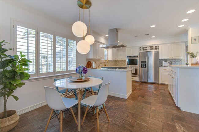 Photo - 407 Southchester Ln